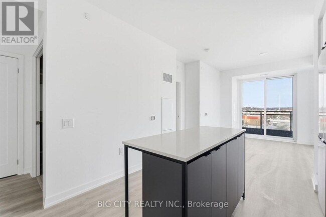 Photo du bâtiment - 9751 Markham Rd