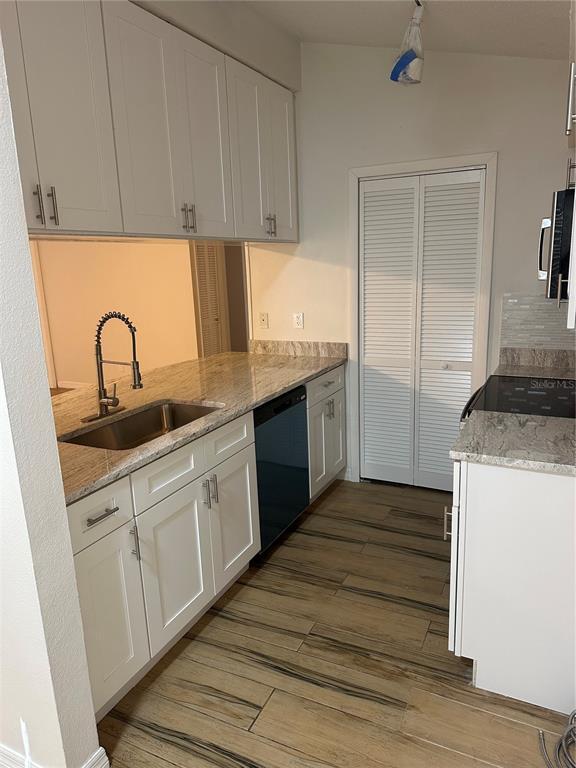 Foto del edificio - 3642 Sapphire Ln