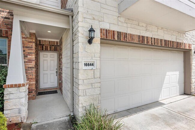 Foto del edificio - 16644 Conner Creek Ln