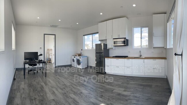 Building Photo - 1338 Miller Dr