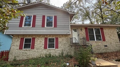 Building Photo - 2808 Seminole Trl