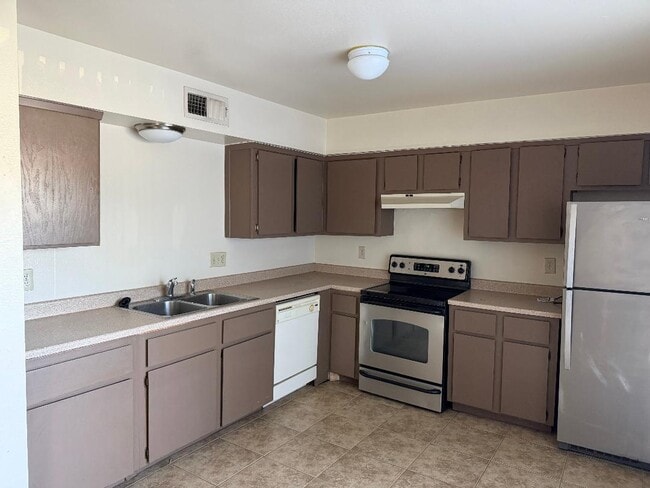 Foto del edificio - 13230 N 21st Pl