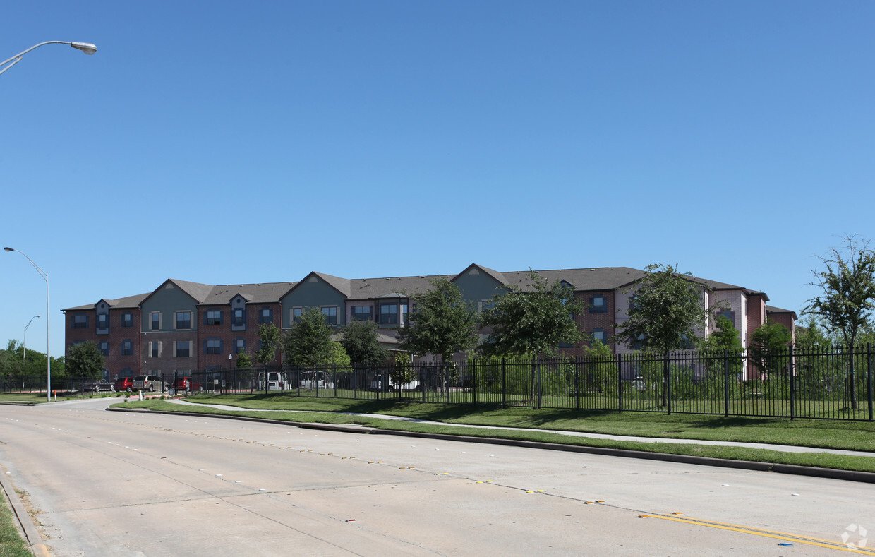 Building Photo - The Manor at Jersey Village