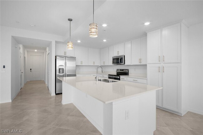 Building Photo - 15345 Grn Acrs Ave