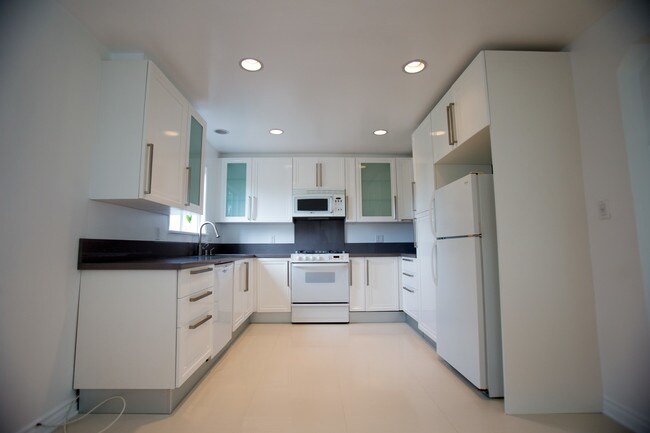 Kitchen - 5916 Ernest Ave