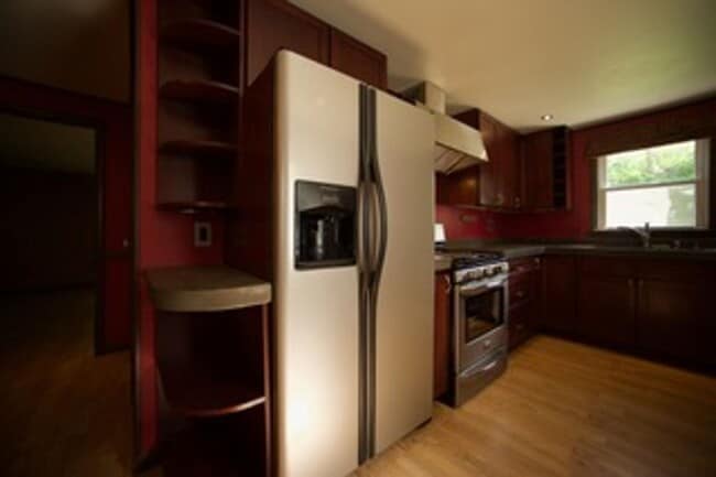 Building Photo - Beautiful 4 BD/2 BA Home !
