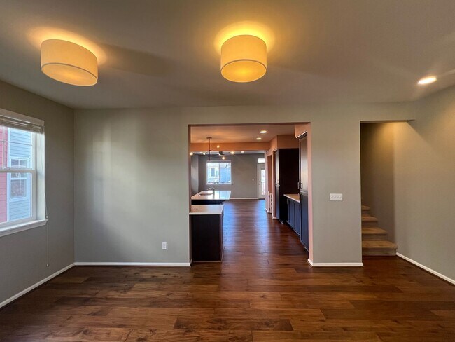 Building Photo - West Seattle Townhouse