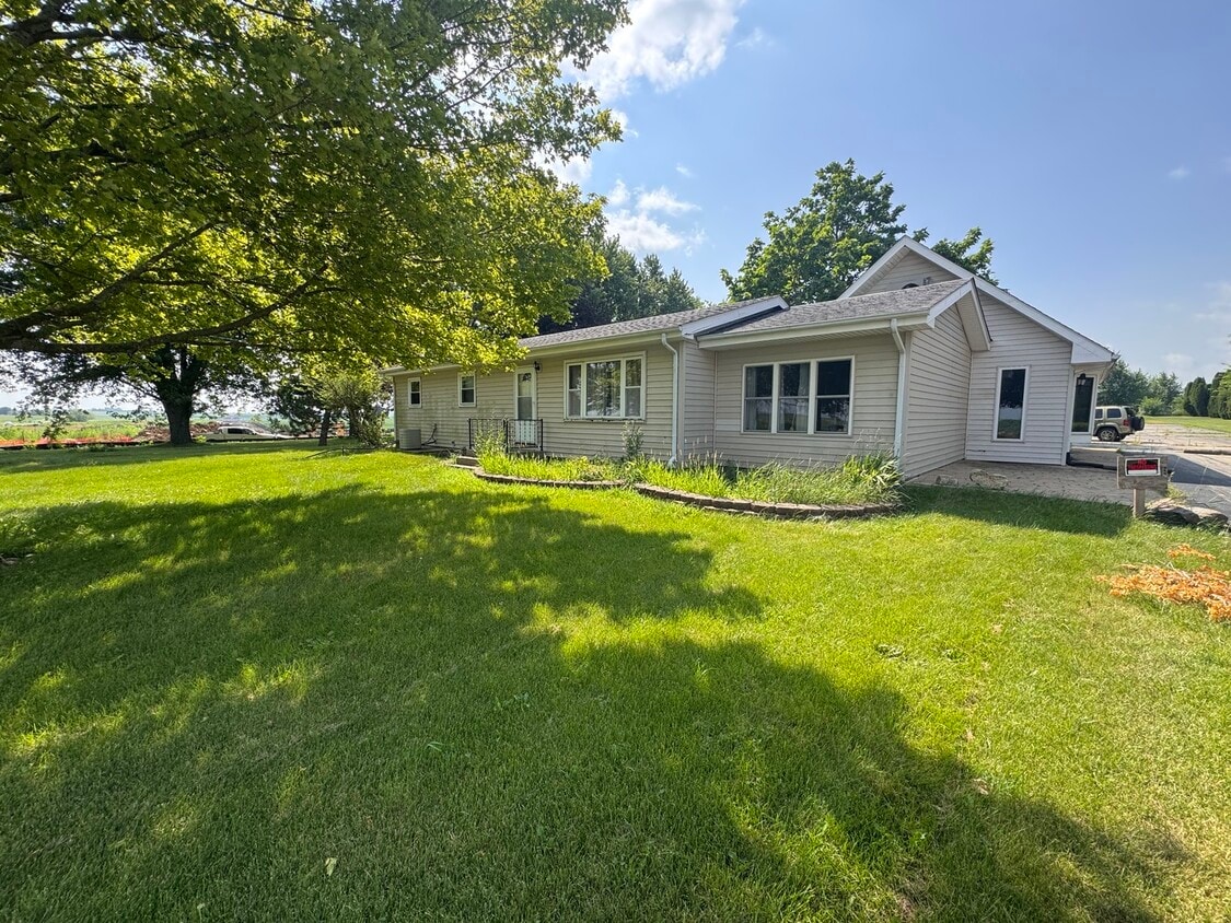 Building Photo - 10486 Melms Rd