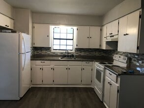 Building Photo - 304 Latin Dr