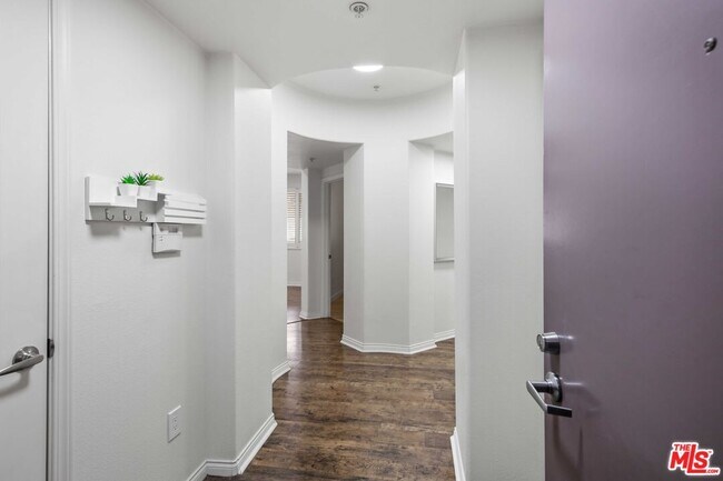 Foto del edificio - 360 W Ave 26