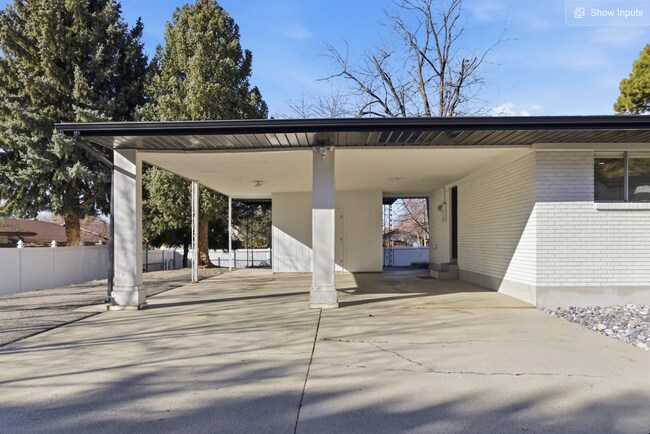 Foto del edificio - 4787 N Canyon Rd