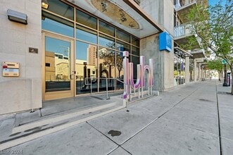 Building Photo - 353 E Bonneville Ave Building Photo - 353 E Bonneville Ave