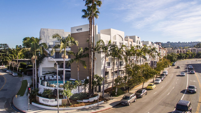 Ideal valley location in Sherman Oaks - Alister Sherman Oaks