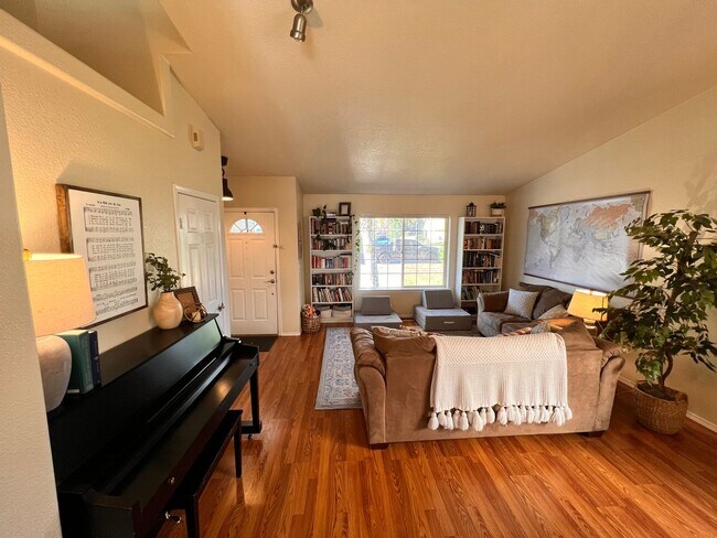 Foto del edificio - 4412 Ingleside Dr SE
