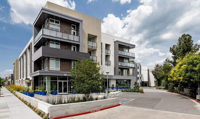 Foto del edificio - 54 Saratoga Ave