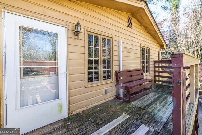 Foto del edificio - 1570 Spring Ln NW