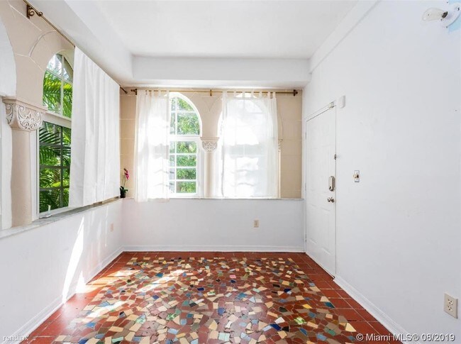 Building Photo - 2 br, 2 bath Condo - 1528 Drexel Ave