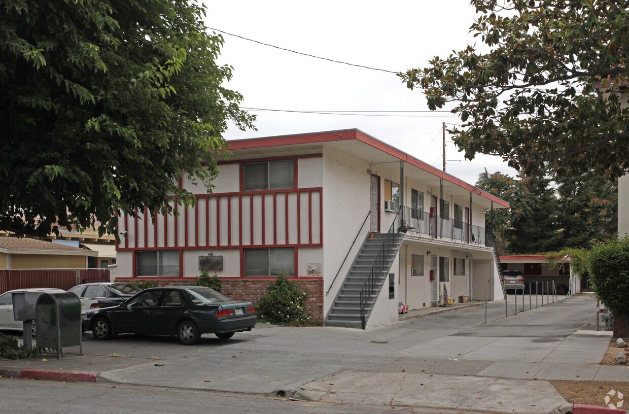 Primary Photo - 438 S 9th St