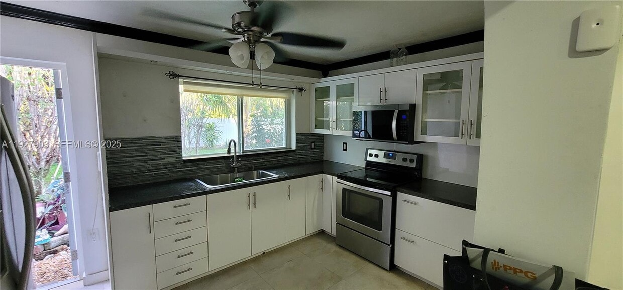 Foto principal - 6641 SW 26th St