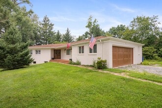 Building Photo - 625 Woodland Dr