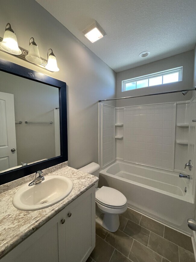 Foto del edificio - 424 Alcott Cir