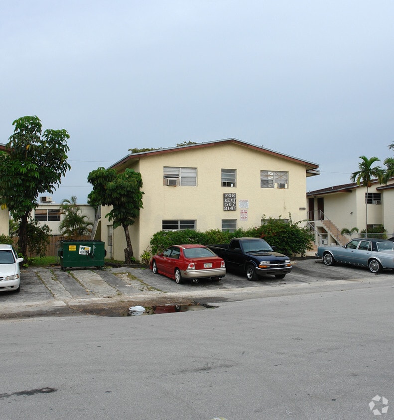 Foto del edificio - 3751-3761 SW 60th Ave