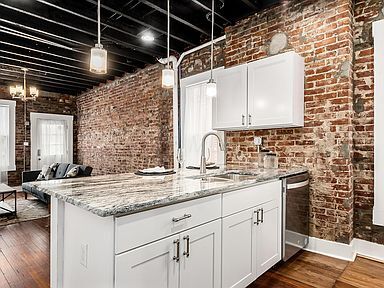 Kitchen - 1685 E Main St