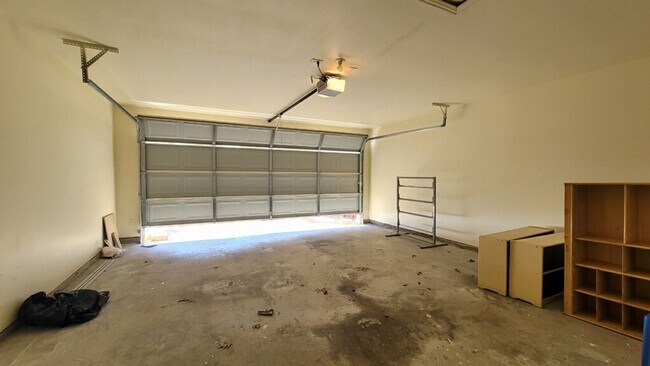 Building Photo - 1234 Tralee Ln