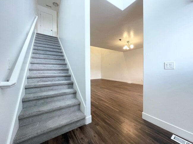 Building Photo - Beautiful Poolside Townhome at The Exchange!