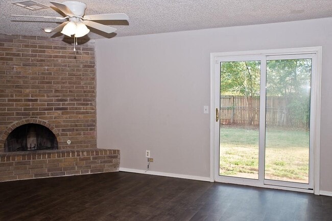 Foto del edificio - 3208 SE 56th St