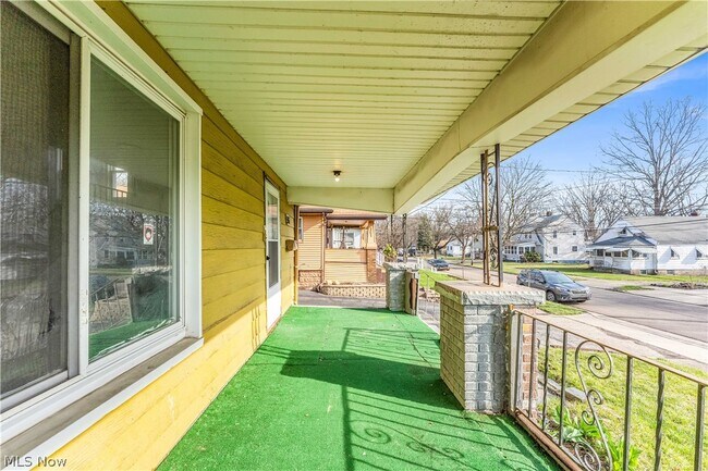 Foto del edificio - 516 Whitney Ave