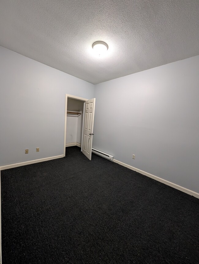 Building Photo - 56 Elm St