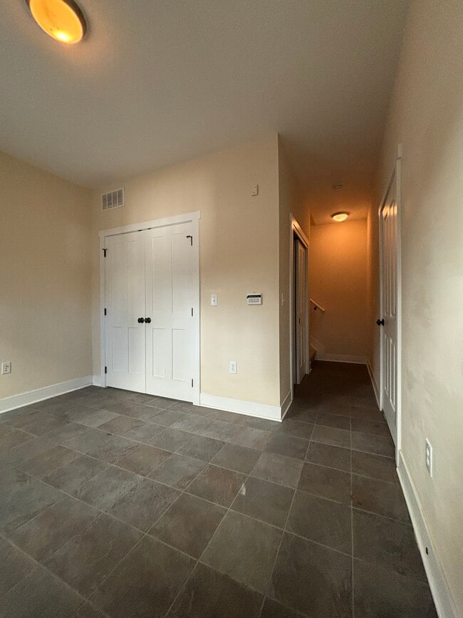 Building Photo - 1455 Mews Ct