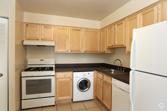 Summerlyn Apartments Photo