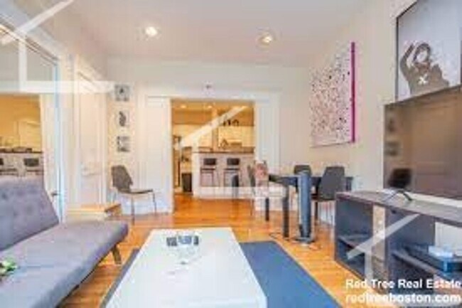 Foto del edificio - HOT BROOKLINE LISTING!!!!!