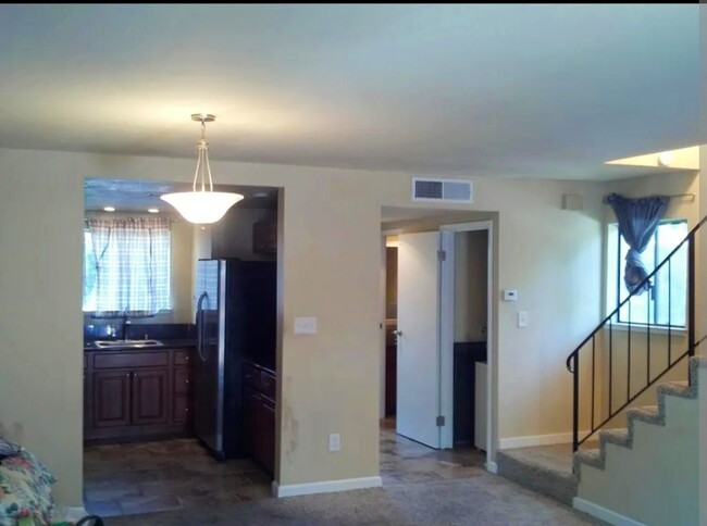 Building Photo - 59 Derow Ct