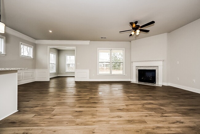 Building Photo - 217 Nuttall Dr
