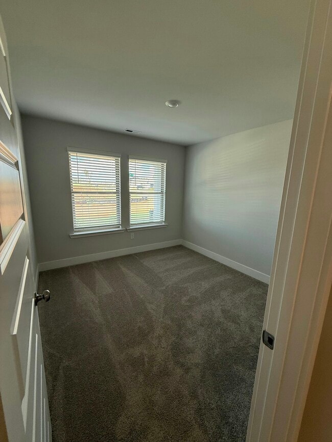 Foto del edificio - 22587 Dashwood Ln