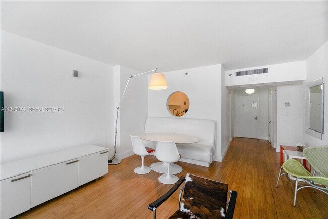 Foto del edificio - 100 Lincoln Rd