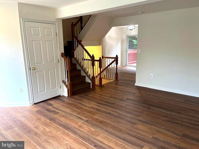 Foto del edificio - 7319 Granite Woods Ct