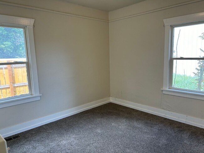 Foto del edificio - 3 Bed 1 Bath Home With Fresh Updates!!!