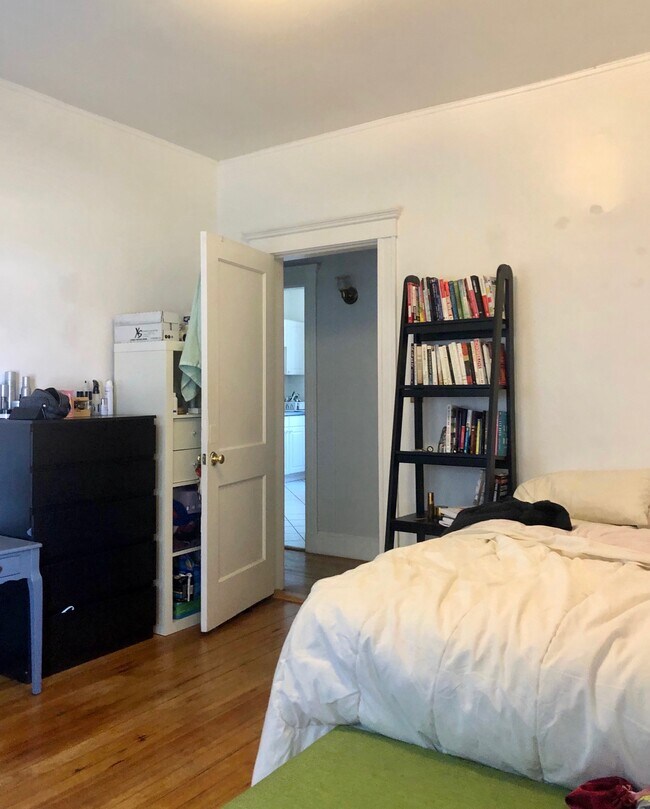 Foto del edificio - 205 Rawson Rd