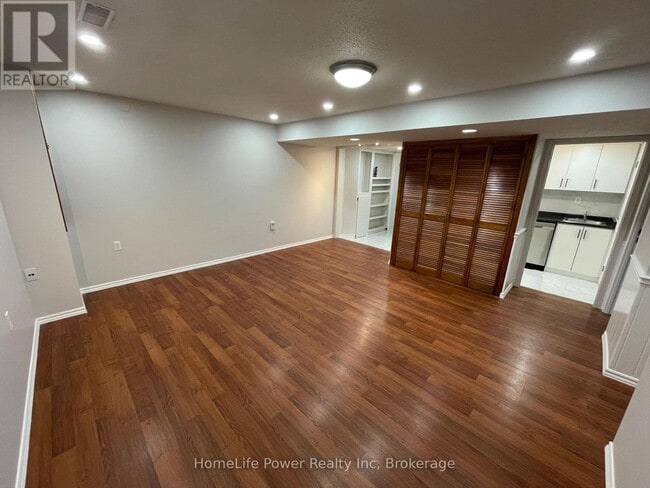 Building Photo - 573 Glen Manor Blvd