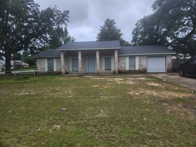 Building Photo - 4395 Creighton Rd