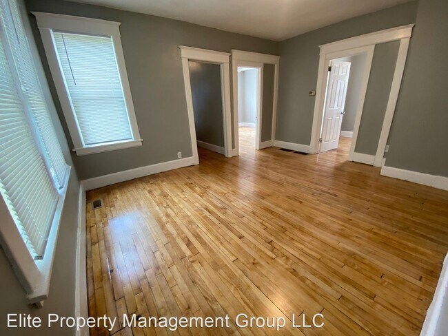 Foto del edificio - 6 br, 2 bath House - 1065 Ross Ave E
