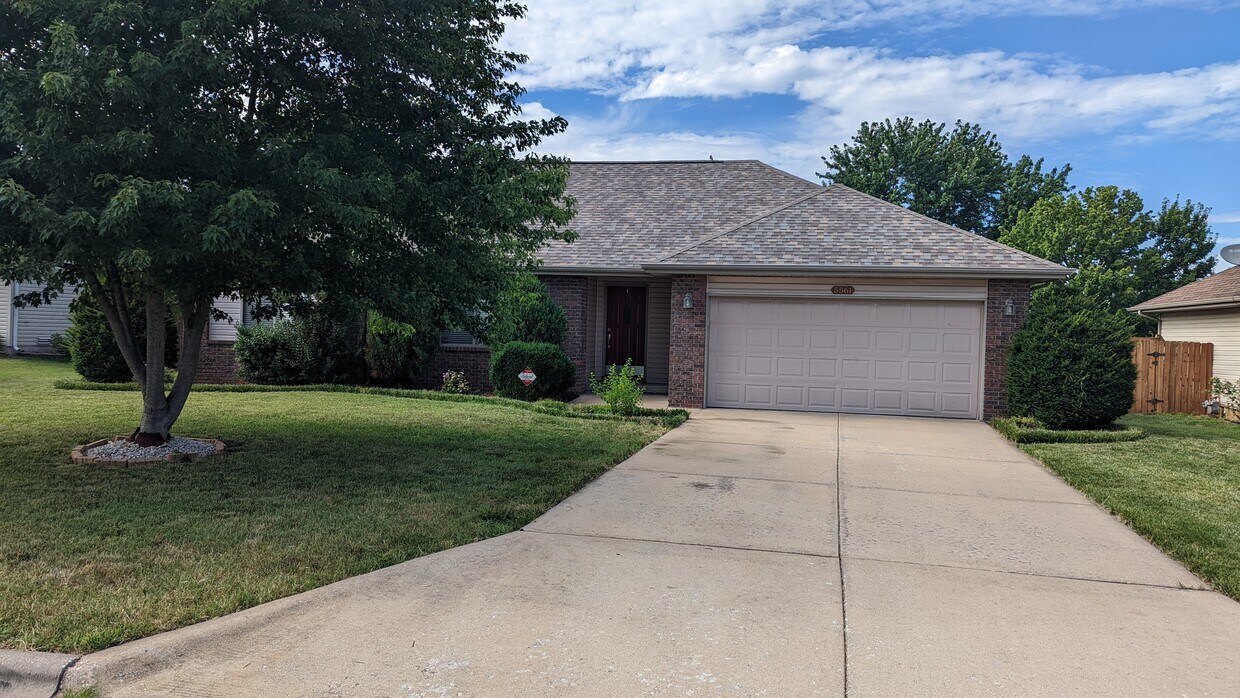 5561 W Lombard St, Springfield, MO 65802 House Rental in Springfield, MO
