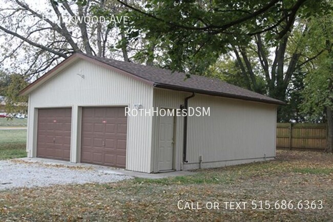 Building Photo - 2 Bedroom Home with Finished Basement 1 Ca...