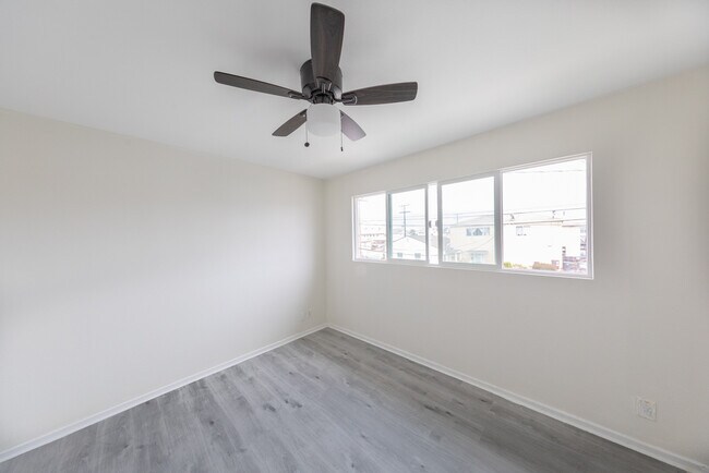 Foto del edificio - 1452 W 134th St