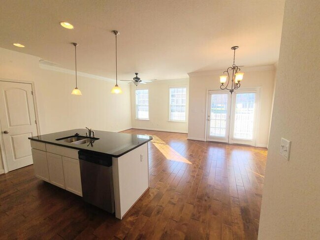Foto del edificio - 1136 Winsford Ln