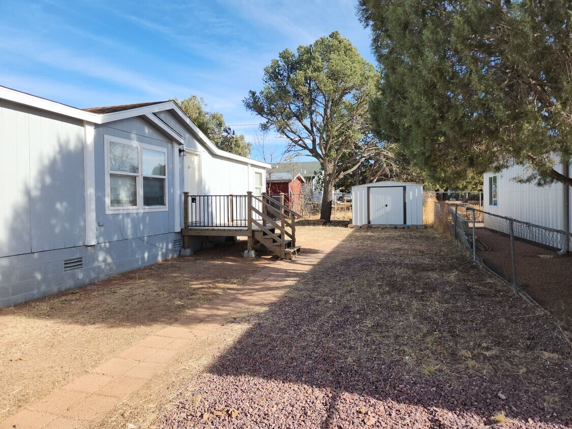 Primary Photo - 3 Bed / 2 Bath in Mesa Del